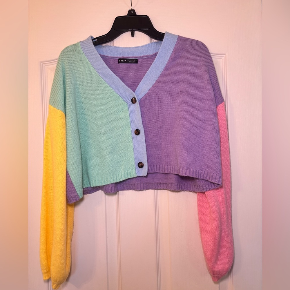 Color block cropped button up cardigan